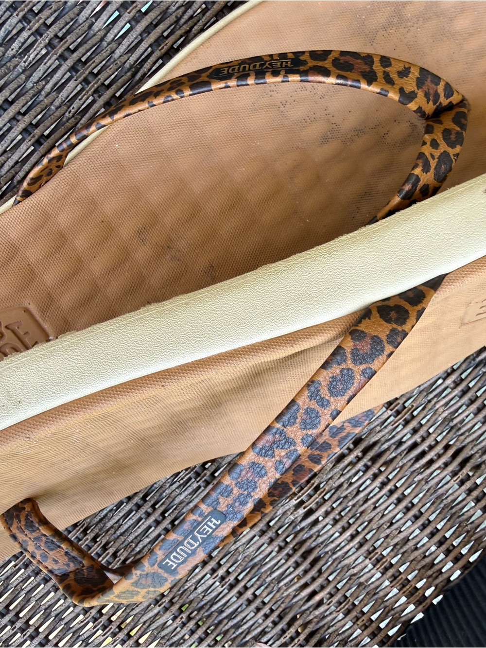 Hey Dude Maui Breeze Leopard Print Flip Flops. Great shape. Size W9 = Women’s 9 - Picture 8 of 16